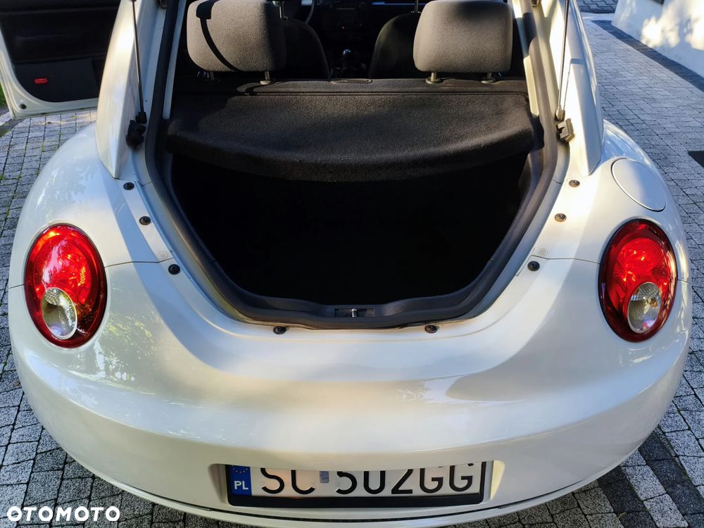 Volkswagen New Beetle 1.6 - 17