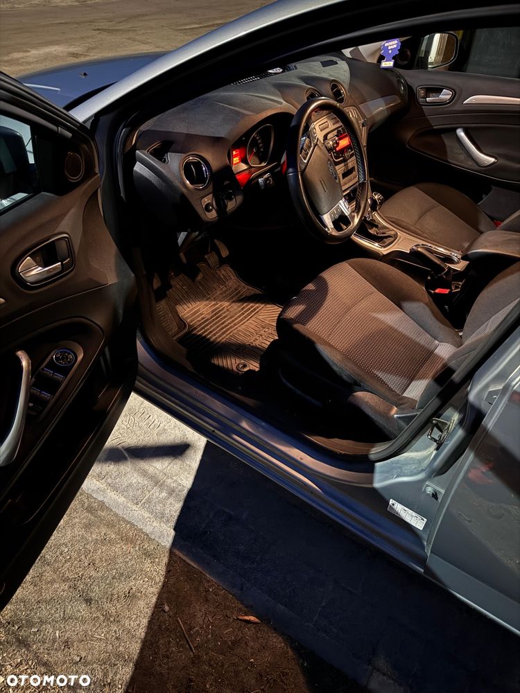 Ford Mondeo - 16