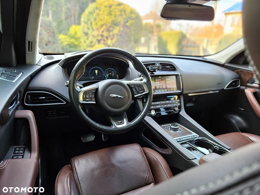 Jaguar F-Pace S AWD - 12
