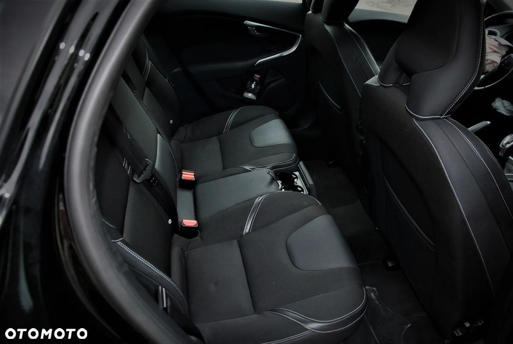 Volvo V40 D2 - 9