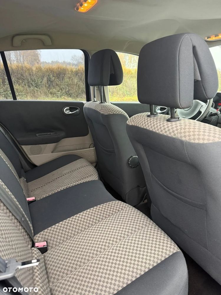 Renault Megane 1.6 Confort Privilege - 11
