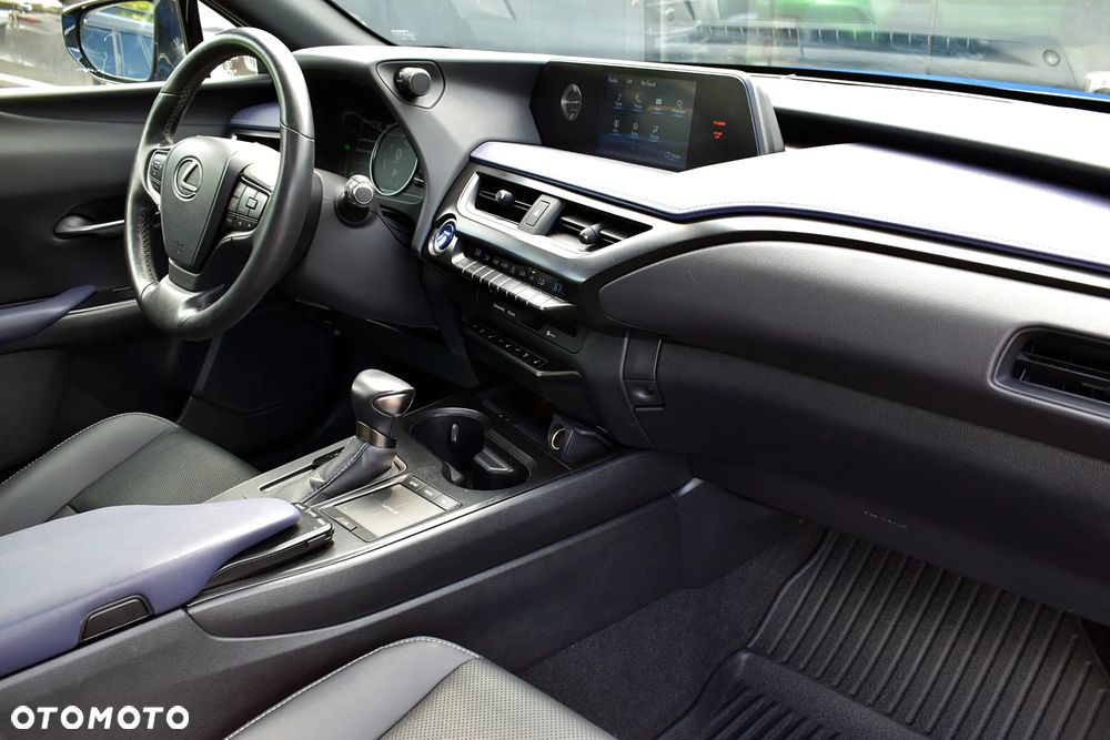 Lexus UX 250h GPF F Sport 2WD - 9