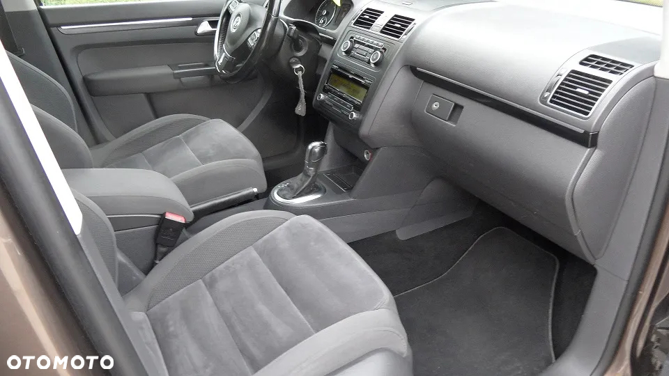 Volkswagen Touran 2.0 TDI DPF Highline DSG - 21