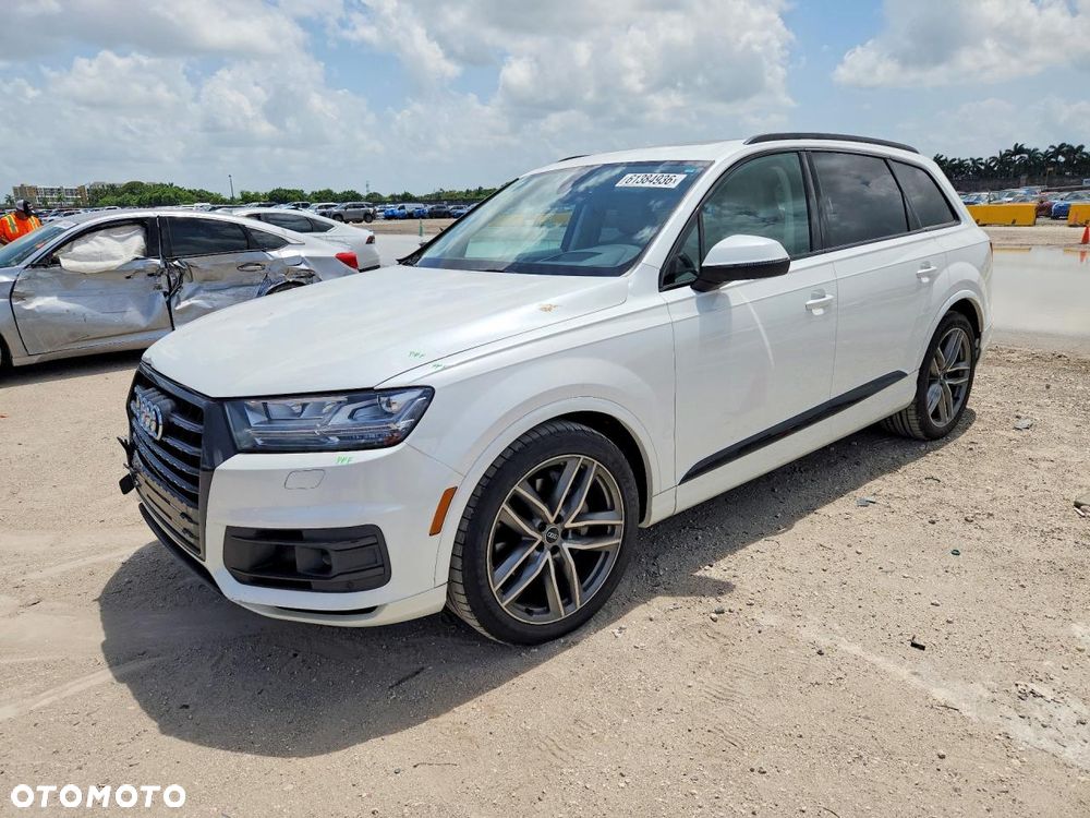 Audi Q7 - 1
