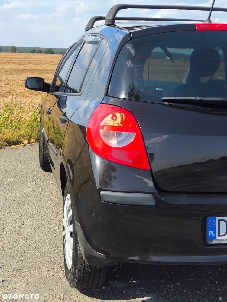 Renault Clio - 11