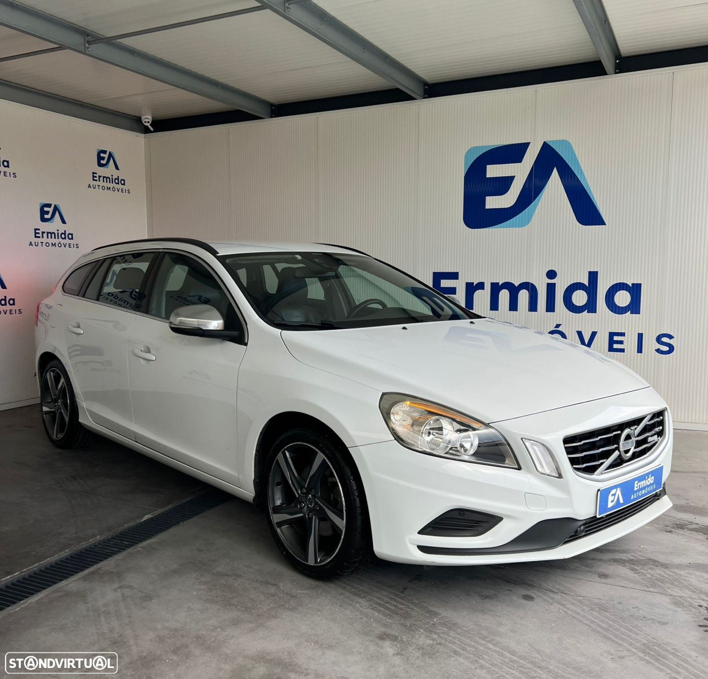 Volvo V60 1.6 D2 R-Design - 3