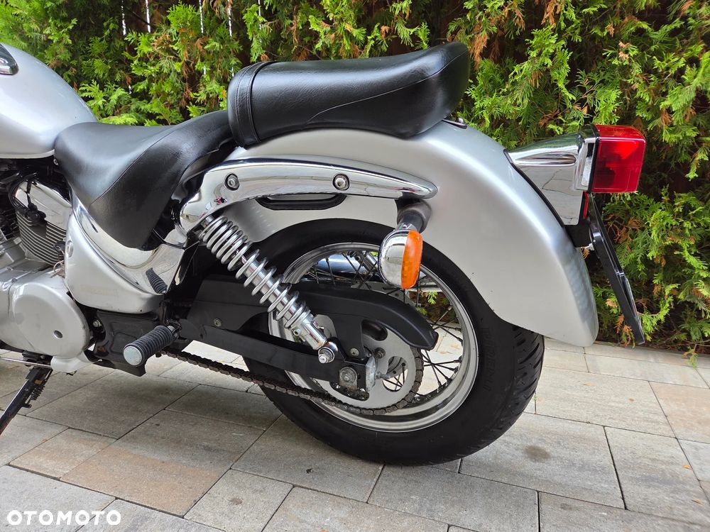 Suzuki Intruder - 23