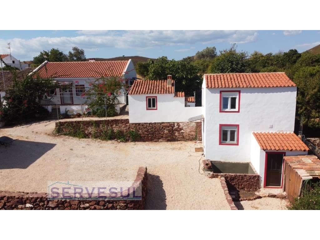 Acolhedora moradia geminada de 2 quartos, 2 anexos, totalmente reno... - Grande imagem: 2/59