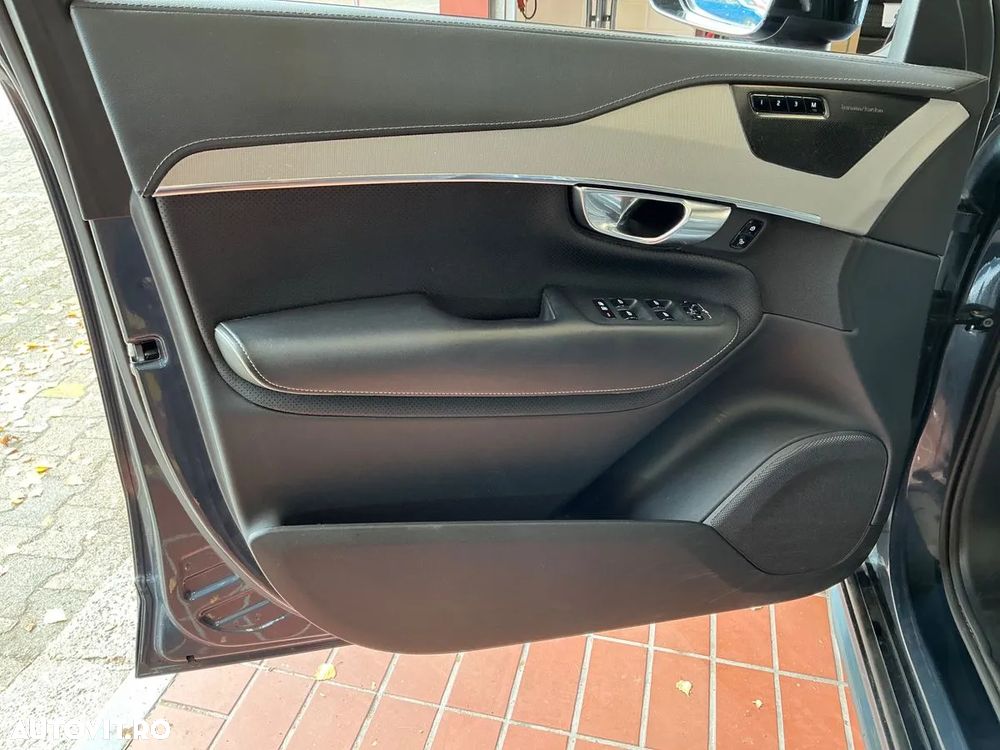 Volvo XC 90 B5 D AWD Plus Dark - 19