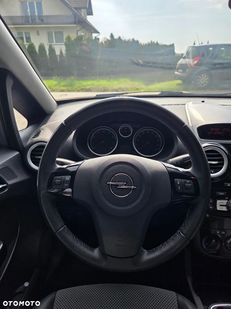 Opel Corsa 1.4 16V Cosmo - 24
