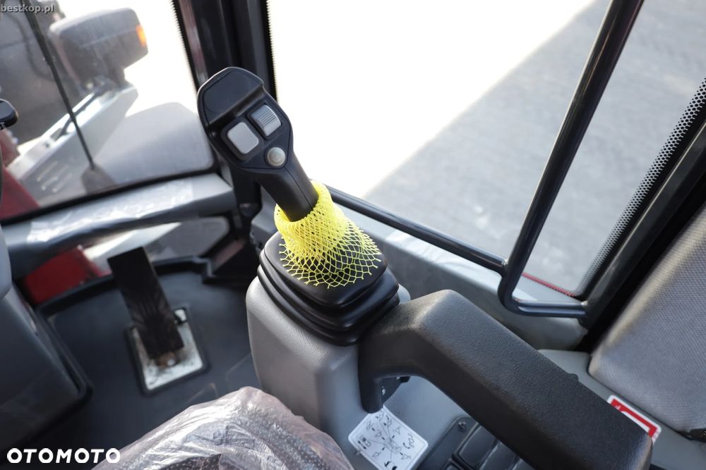 Yanmar V100 - 38