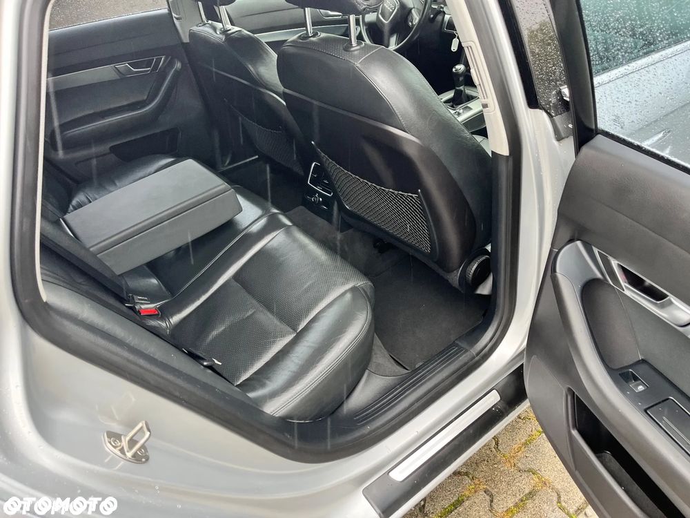 Audi A6 Limousine 2.4 - 12