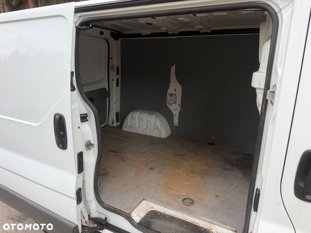 Renault Trafic - 16