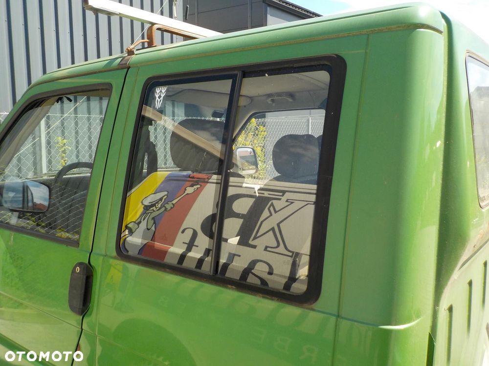 VW T4 DOKA DUBELKABINA SZYBA LEWA ODSUWANA PRZESUWNA BOCZNA - 1