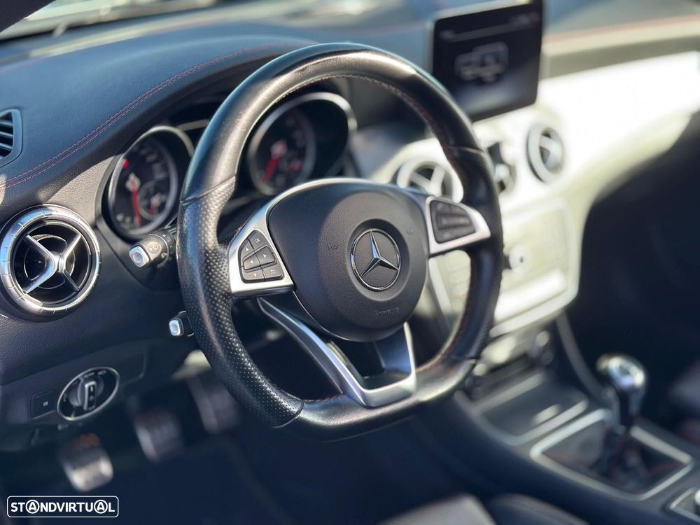 Mercedes-Benz CLA 180 d Shooting Brake AMG Line - 14
