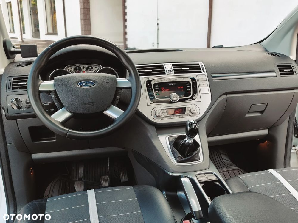 Ford Kuga 2.0 TDCi 2x4 Titanium - 5