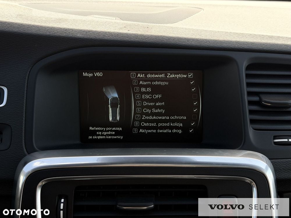 Volvo V60 Cross Country - 30