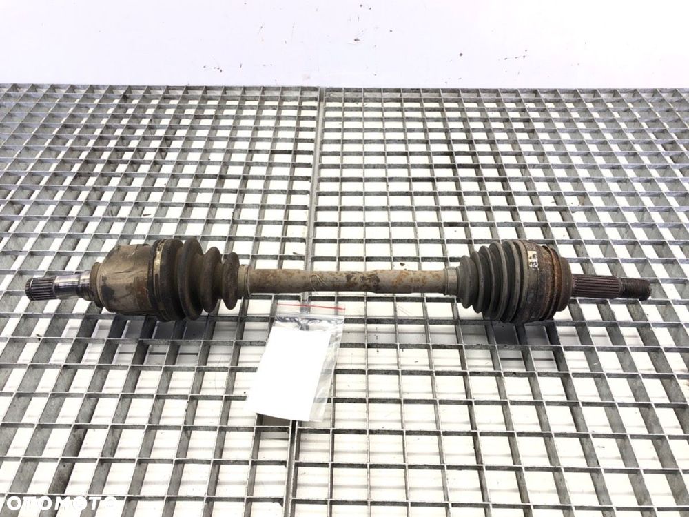 PÓŁOŚ LEWY PRZÓD - 60.00 PLN - TOYOTA YARIS VERSO (_P2_) 1999 - 2005 1.3 (NCP20_, NCP22_) 63 kW - 1