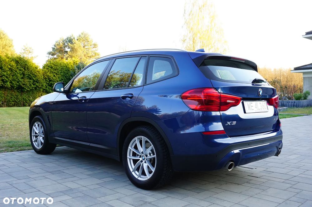 BMW X3 xDrive20i Advantage - 9