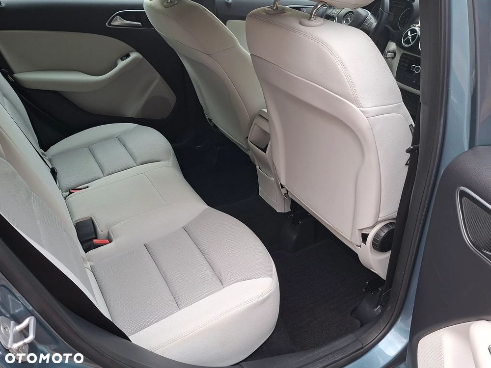 Mercedes-Benz Klasa B 180 Style - 22