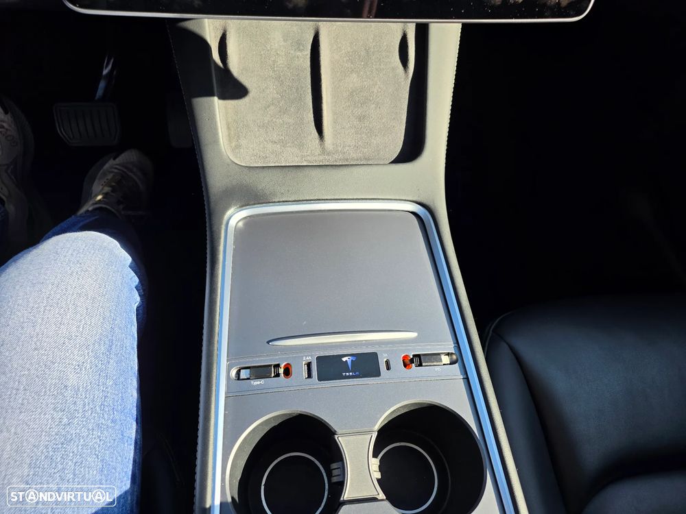 Tesla Model Y Long Range Dual Motor AWD - 18