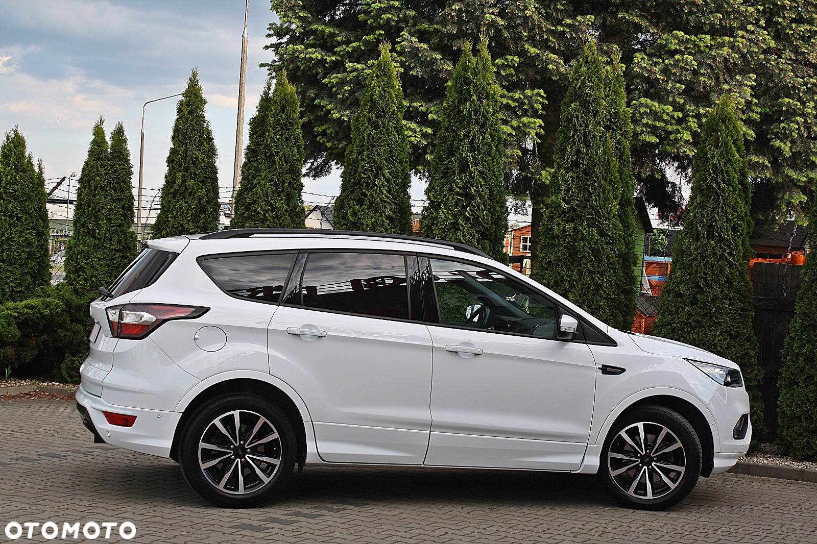 Ford Kuga 2.0 TDCi 2x4 ST-Line - 3