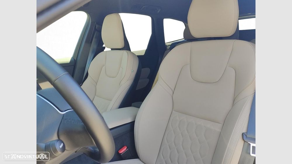 Volvo XC 60 2.0 T6 PHEV Plus Bright AWD - 11
