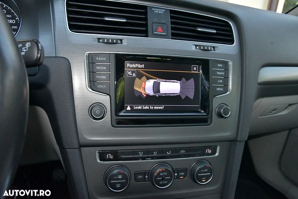 Volkswagen Golf 1.6 TDI BlueMotion Technology DSG Comfortline - 22