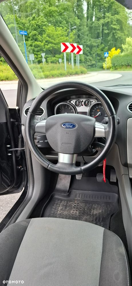 Ford Focus 1.6 Ambiente - 13