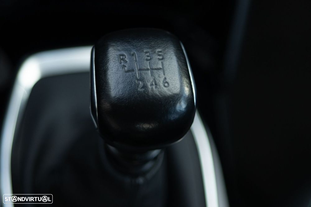 Peugeot 2008 1.2 PureTech Allure Pack - 16