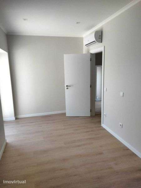 Moradia T2 renovada para arrendamento - Grande imagem: 4/5