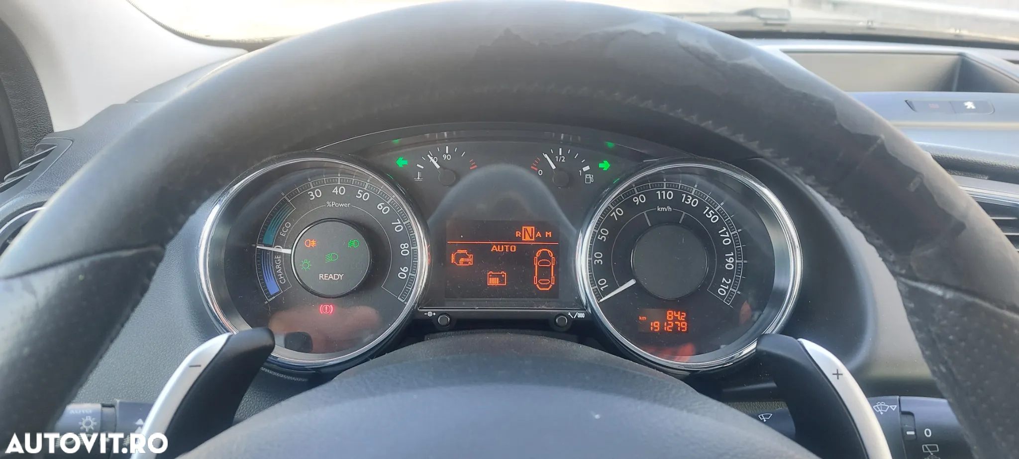 Peugeot 3008 Hybrid4 - 10