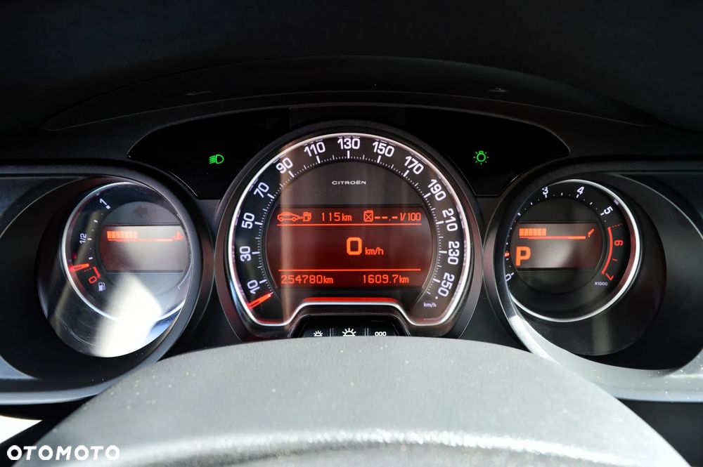 Citroën C5 2.0 16V Confort - 40