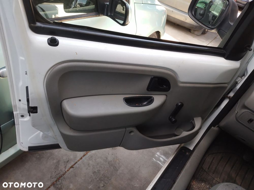 RENAULT KANGOO I 03-08 1.5 DCI    LAMPA TYŁ LEWA - 21