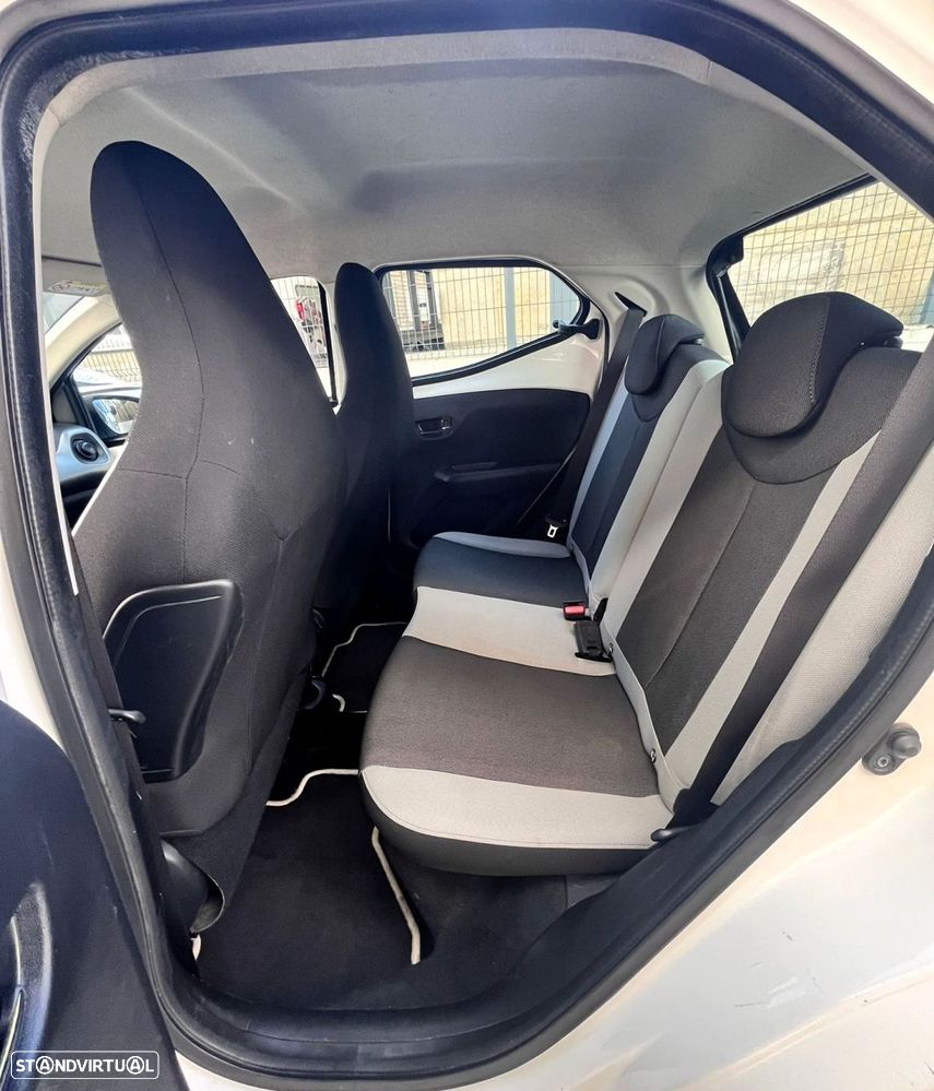 Toyota Aygo 1.0 X-Play+AC+X-Touch - 23