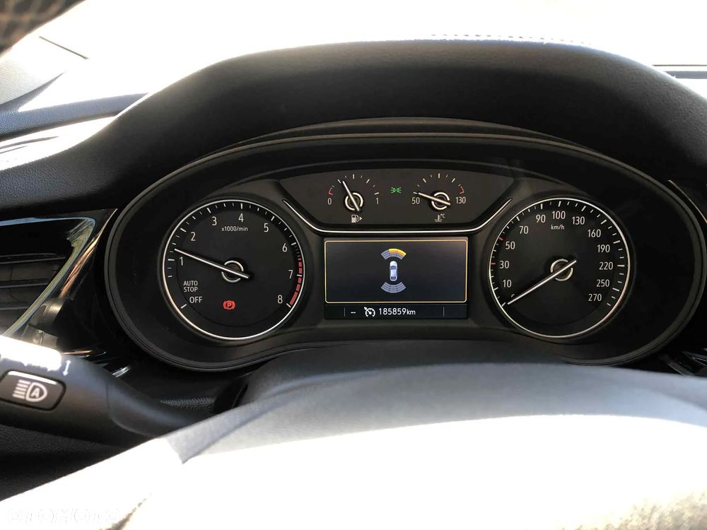 Opel Insignia - 15