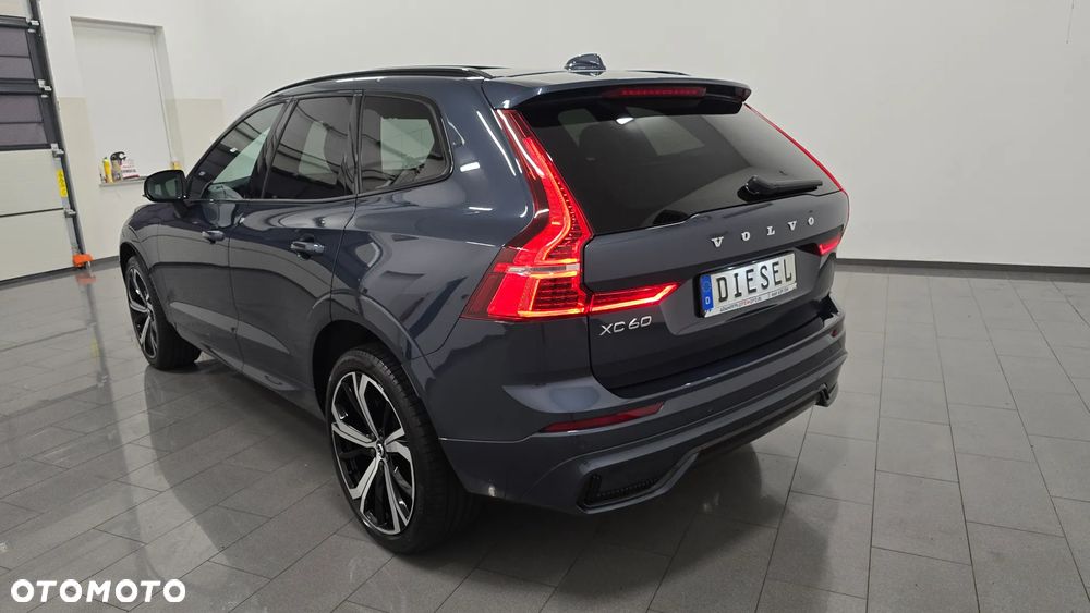 Volvo XC 60 B4 D AWD Ultimate Dark - 4