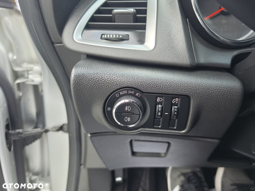 Opel Astra 1.4 Turbo Cosmo - 31