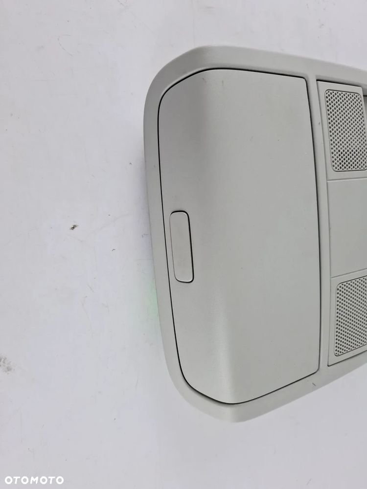 Lampka Oświetlenie Kabiny Wnętrza Podsufitki VW Jetta A6 5C6868837A - 2