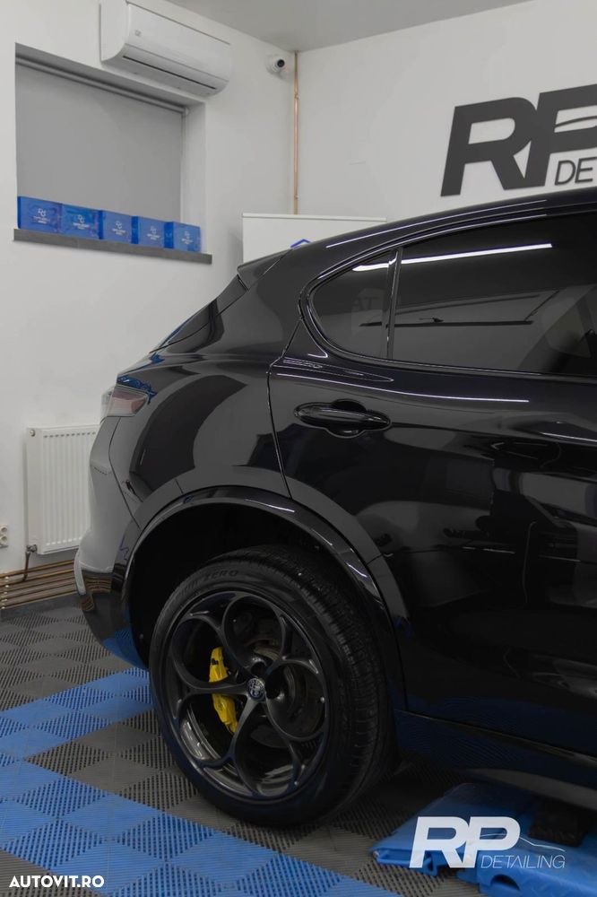 Alfa Romeo Stelvio V6 2.9 Bi-Turbo AT8-Q4 Quadrifoglio - 3