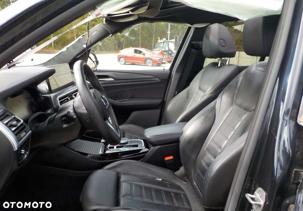 BMW iX3 - 25