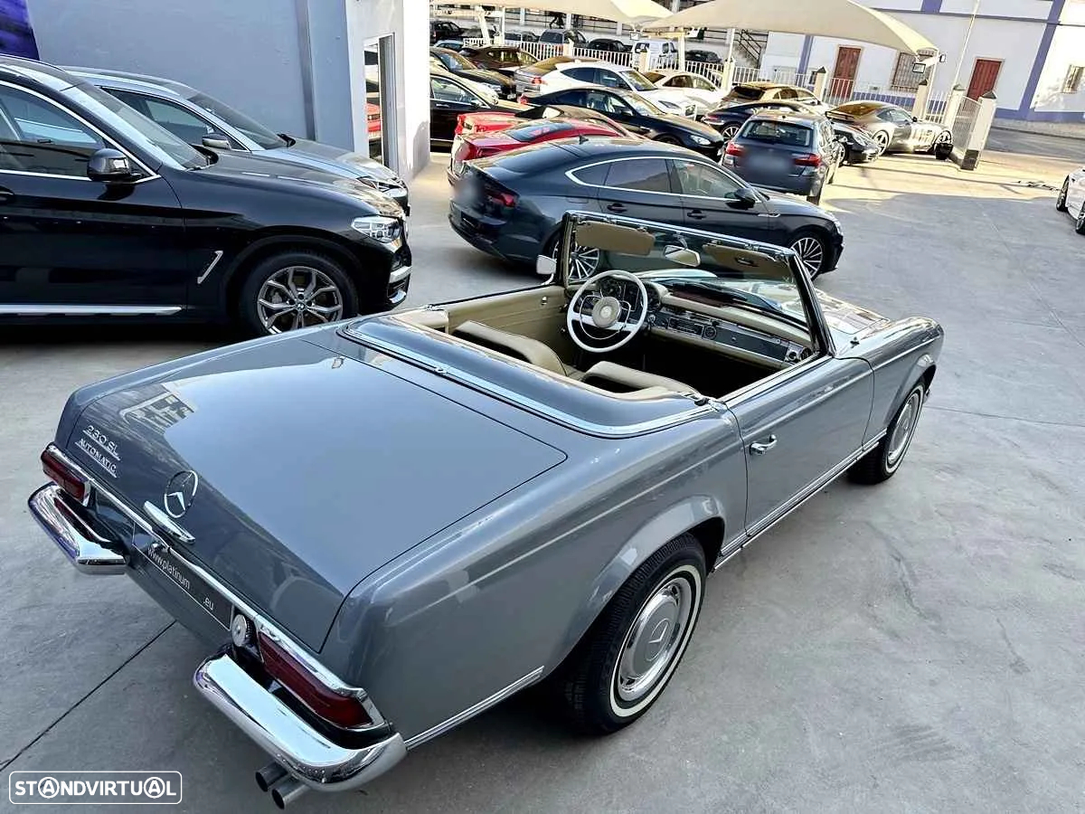 Mercedes-Benz 230 - 50
