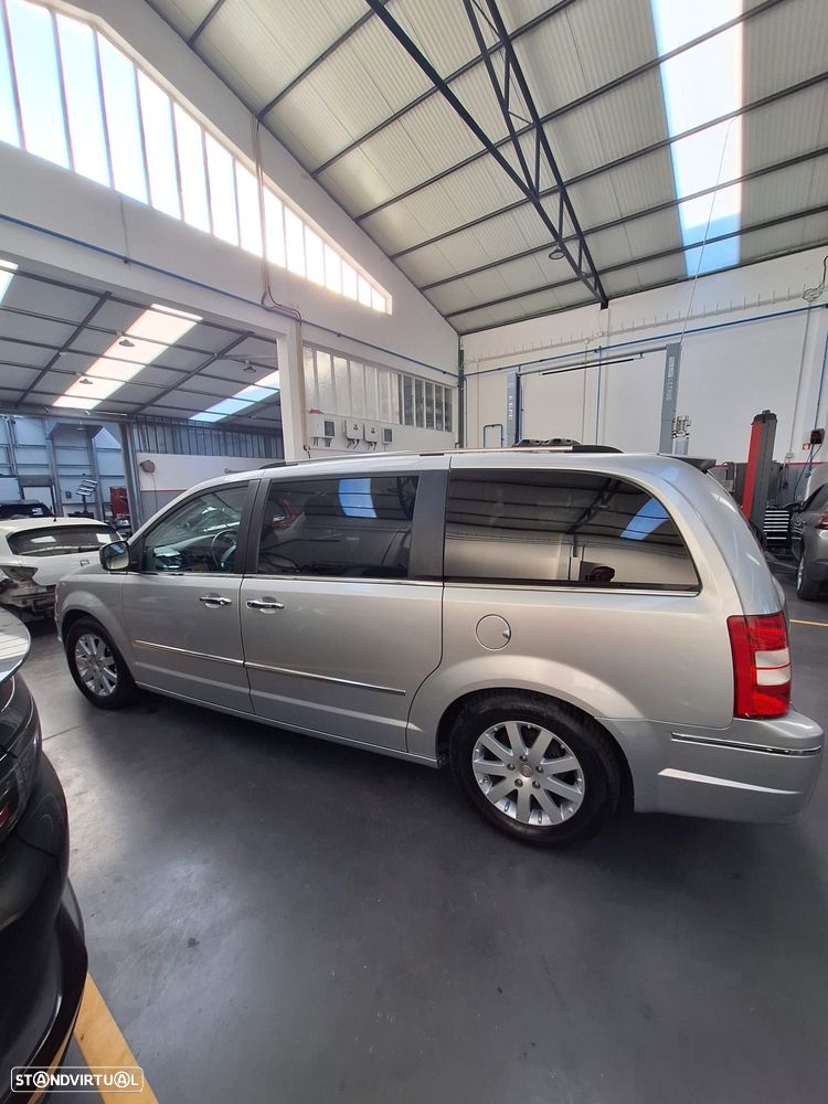 Chrysler Grand Voyager - 18