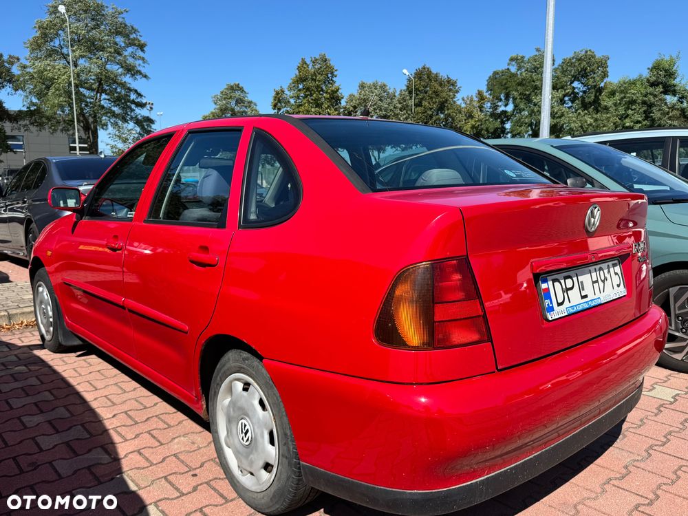 Volkswagen Polo - 2