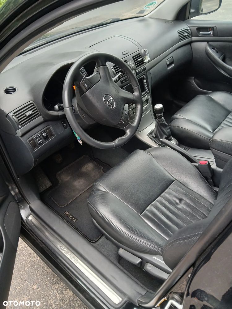 Toyota Avensis 2.0 D-4D - 9