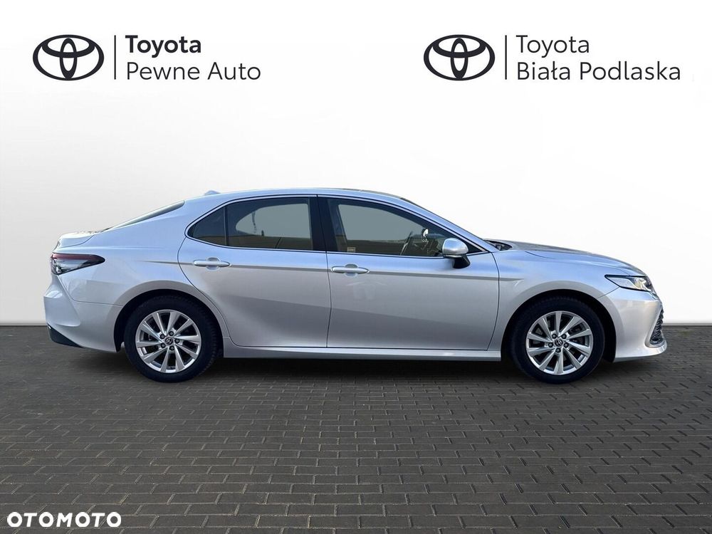 Toyota Camry 2.5 Hybrid Comfort CVT - 6