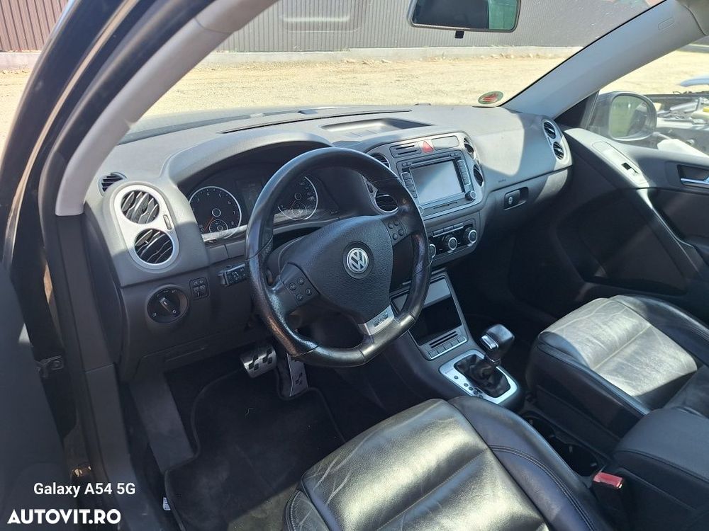Dezmembrez VW Tiguan R-line 2010 2.0 tfsi CAW cod culoare LC9X - 6