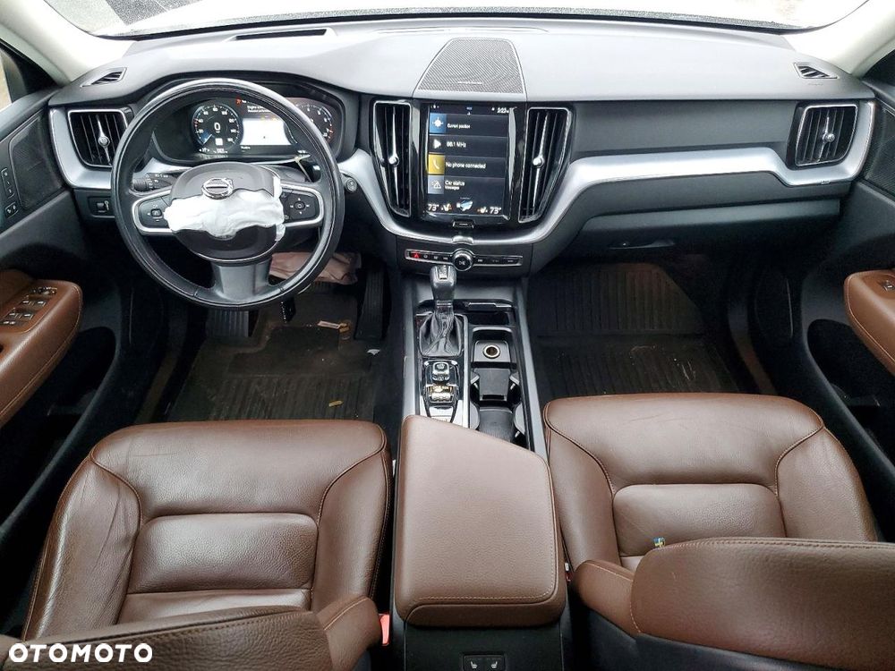 Volvo XC 60 T5 AWD Momentum - 7