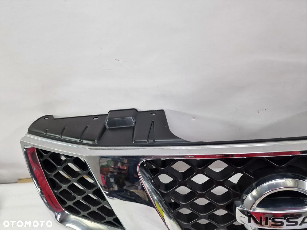 NISSAN NAVARA III D40 / PATHFINDER 05- ATRAPA / GRILL PRZEDNI PRZÓD , NR 62310EBXXX / 62310EB400 , NR AUKCJI GL333 - 14
