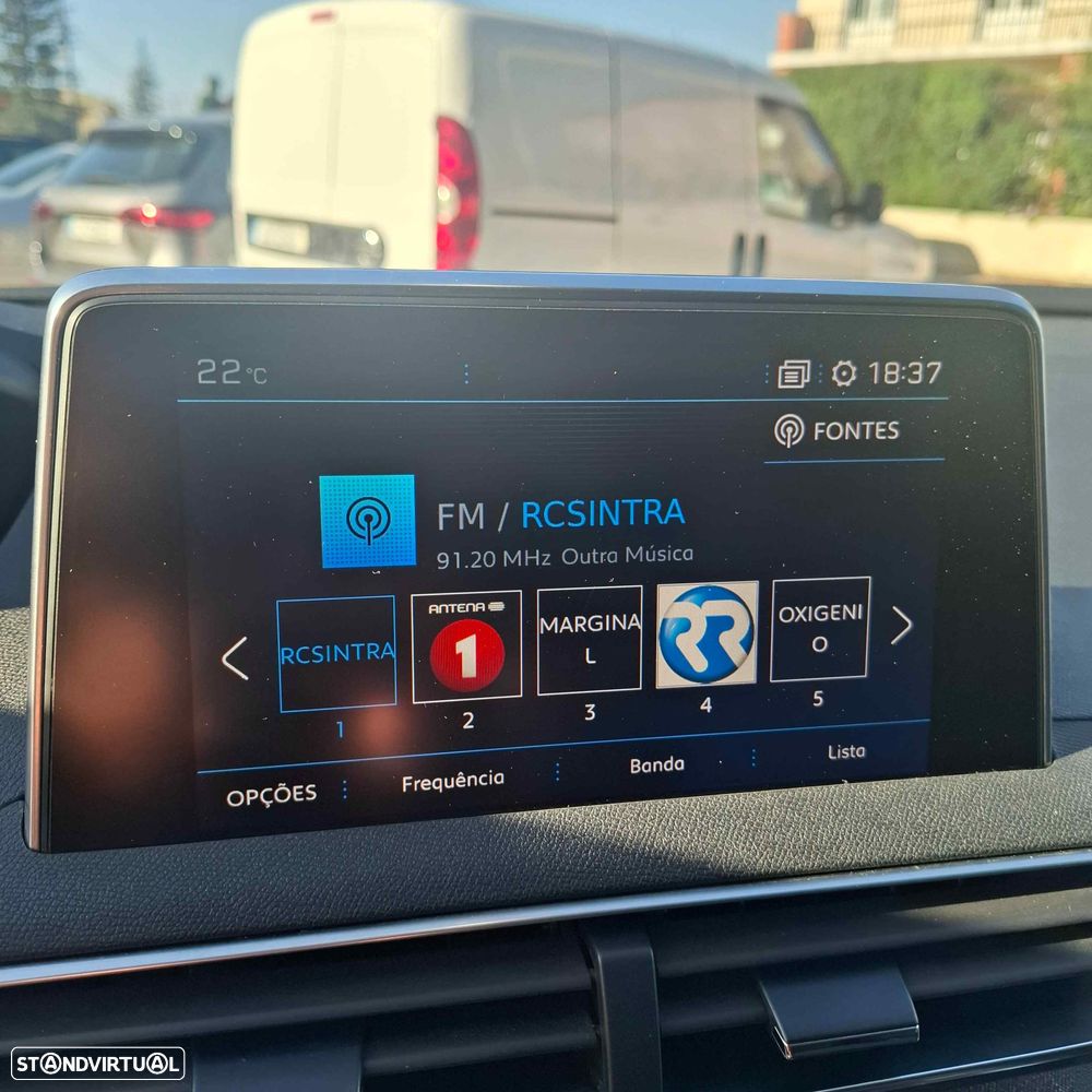 Peugeot 3008 1.5 BlueHDi Allure Pack — fotografia 13